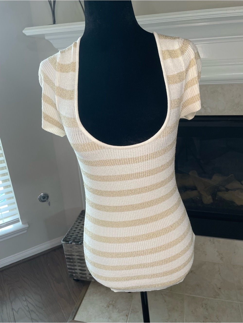 Cache White and Gold Striped Scoop Neck Short Sleeve Top